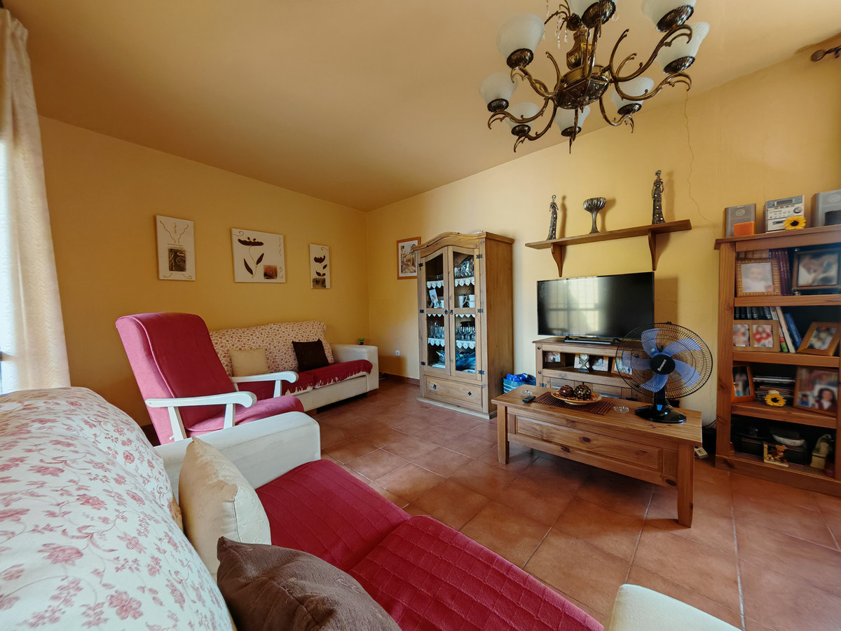 DP-12-R5215729-2 Finca for sale in Estepona