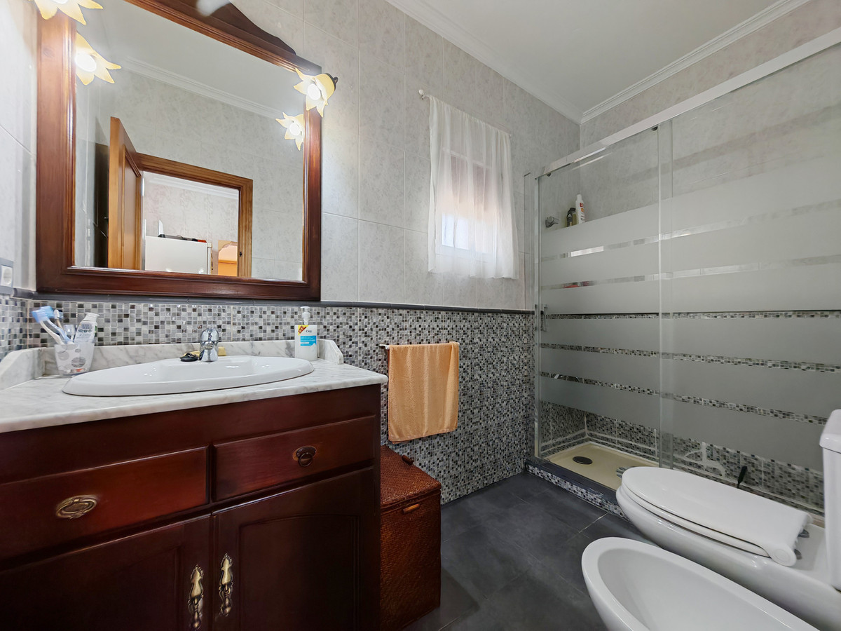 DP-12-R5215729-6 Finca for sale in Estepona