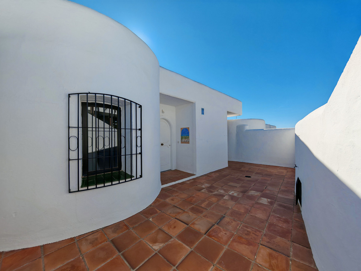 DP-12-R5236669-15 Townhouse for sale in Cabopino