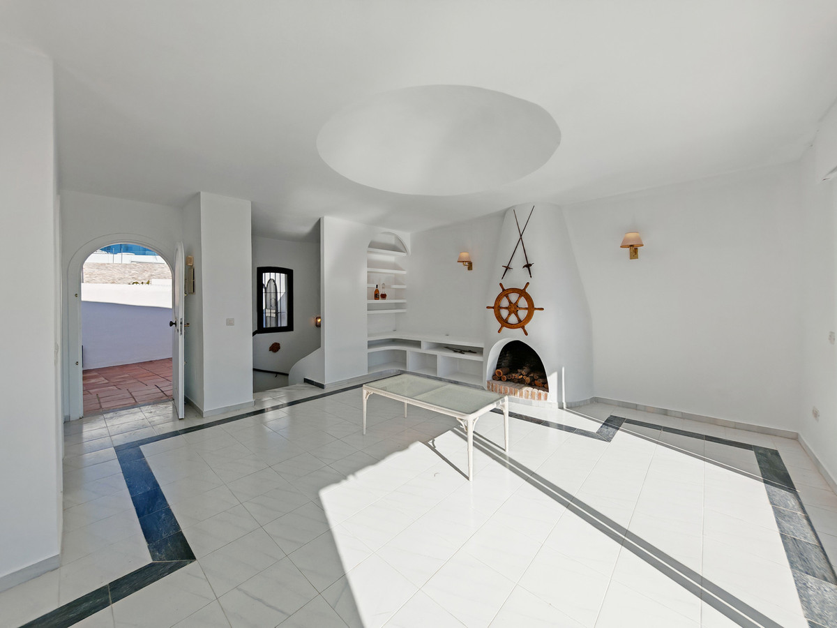 DP-12-R5236669-4 Townhouse for sale in Cabopino