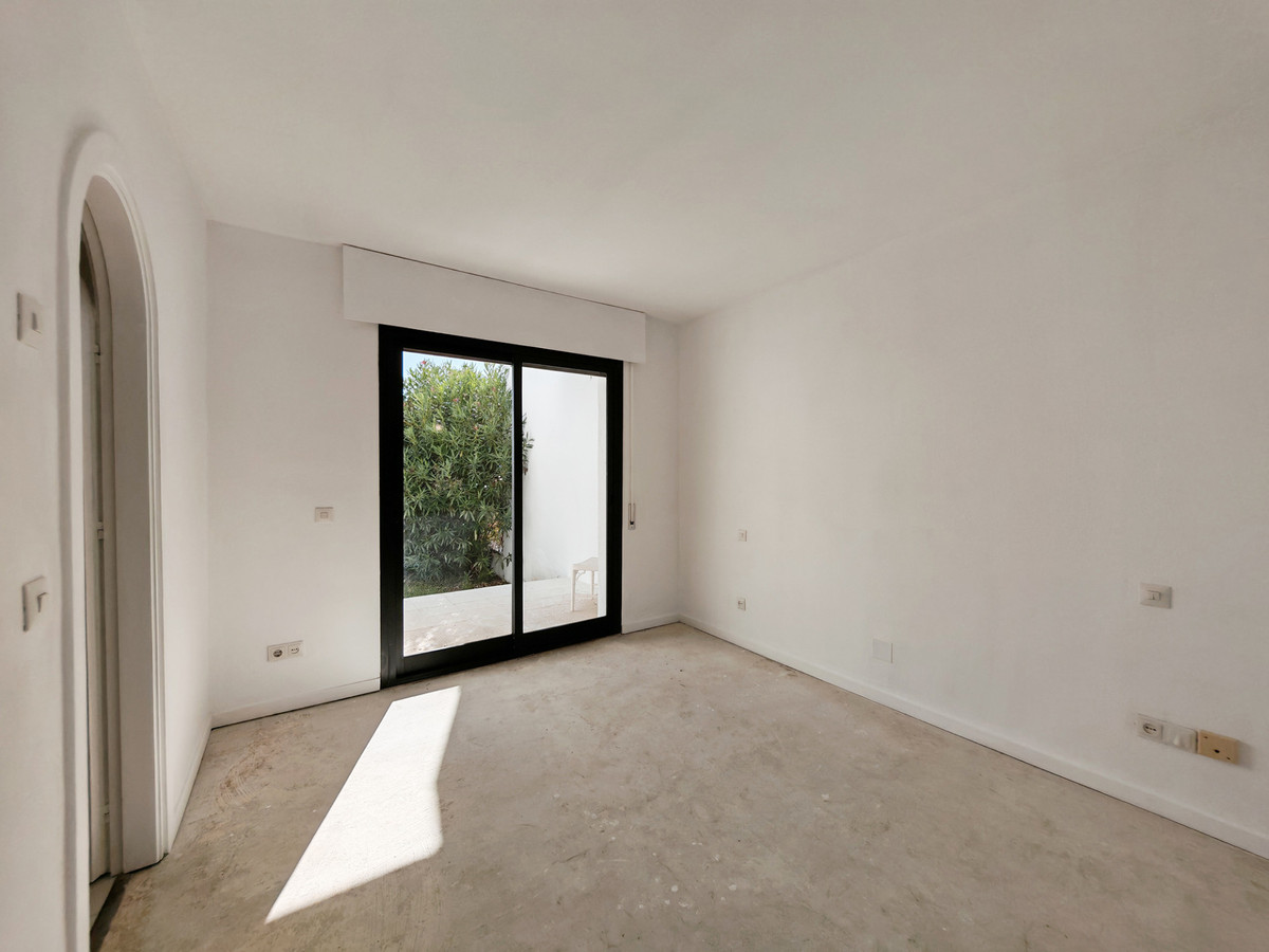 DP-12-R5236669-9 Townhouse for sale in Cabopino
