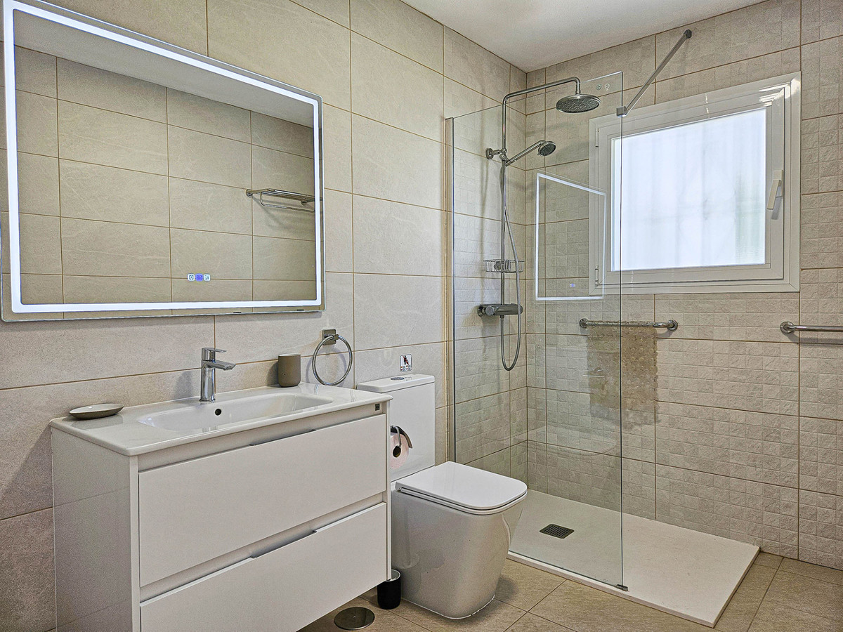 DP-12-R5242030-9 Villa for sale in Riviera del Sol