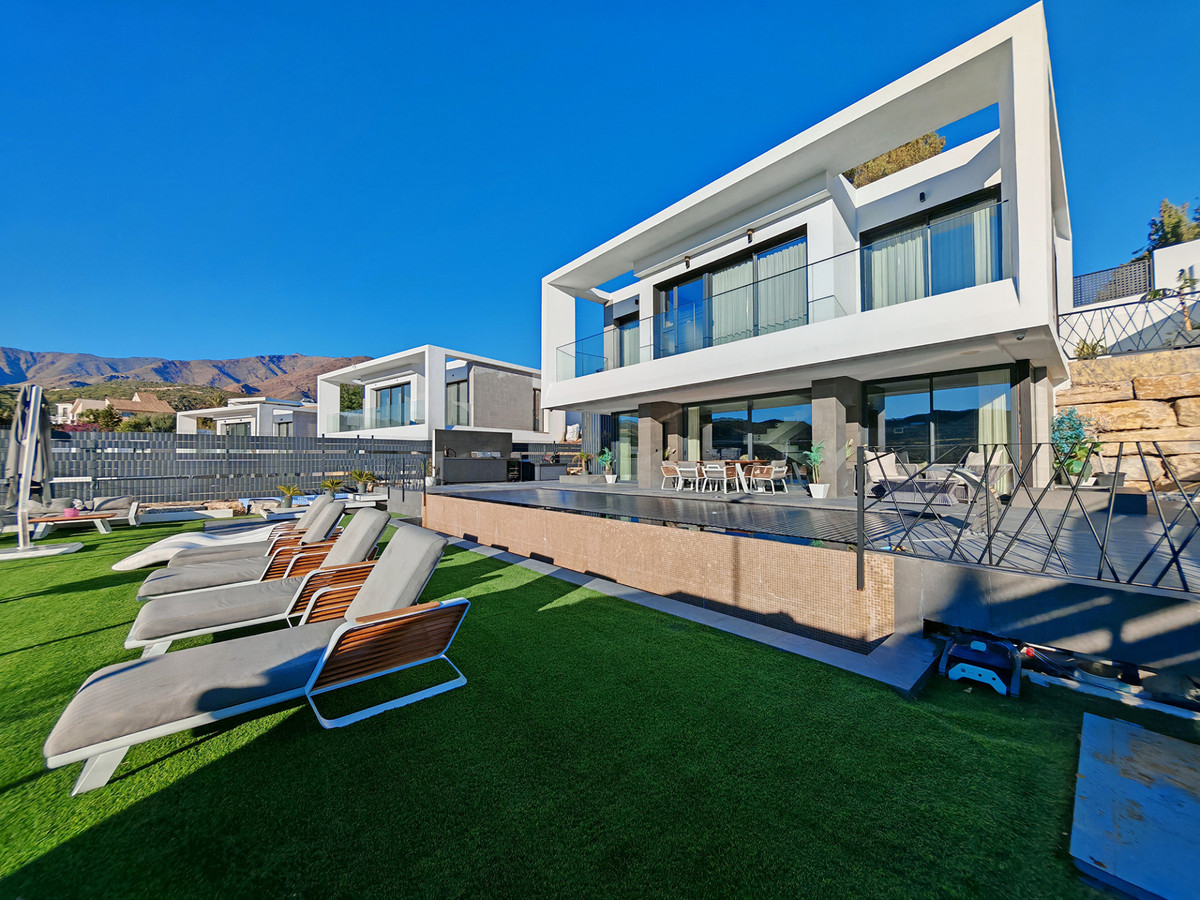 Villa for sale in Valle Romano