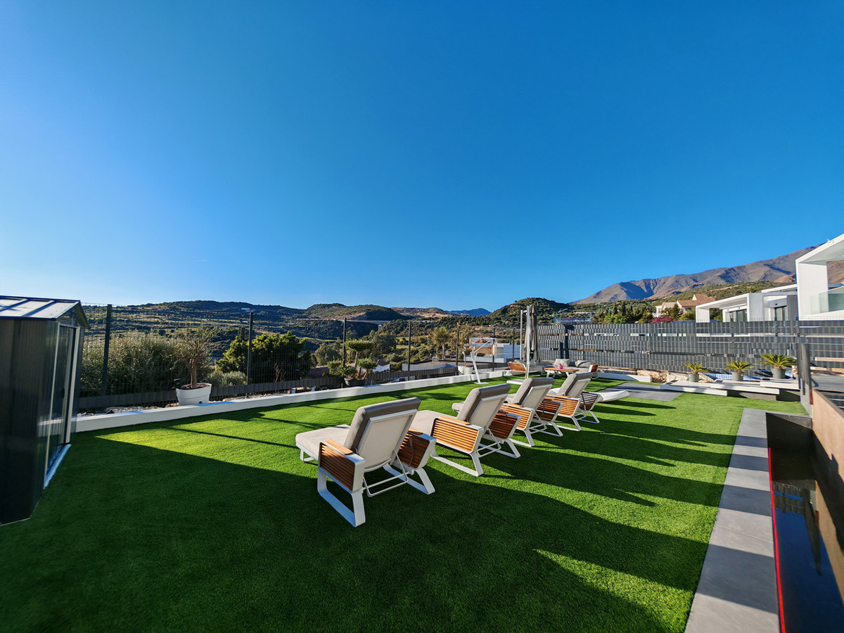 Villa for sale in Valle Romano