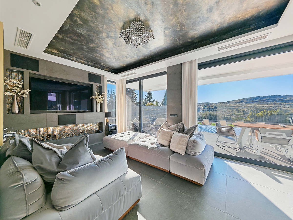 Villa for sale in Valle Romano