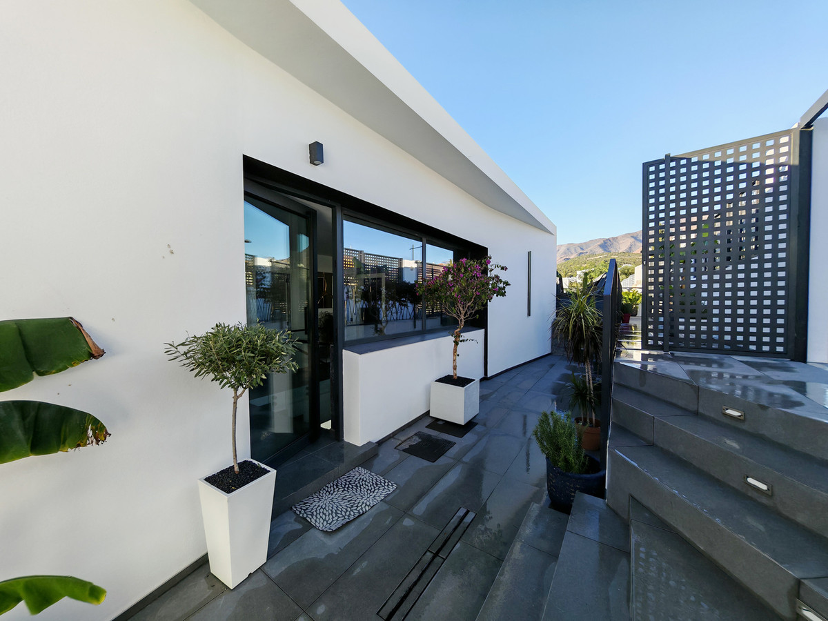 Villa for sale in Valle Romano