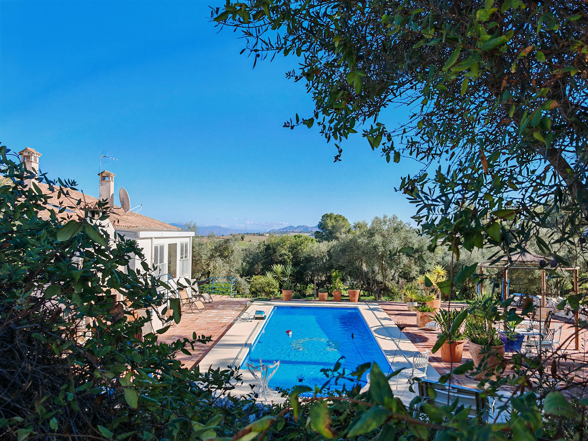 Finca for sale in Coín