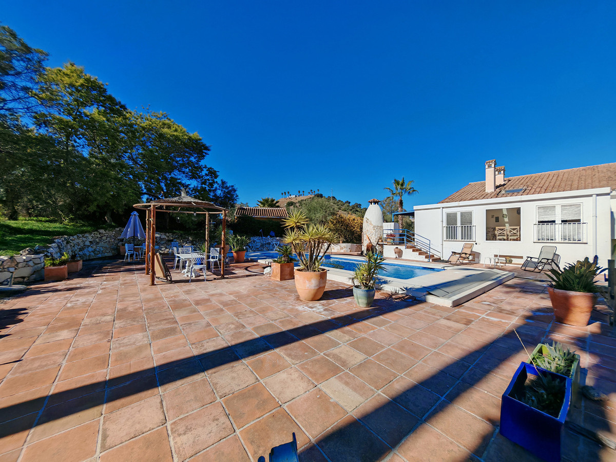 Finca for sale in Coín