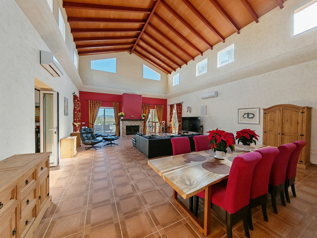 Finca for sale in Coín