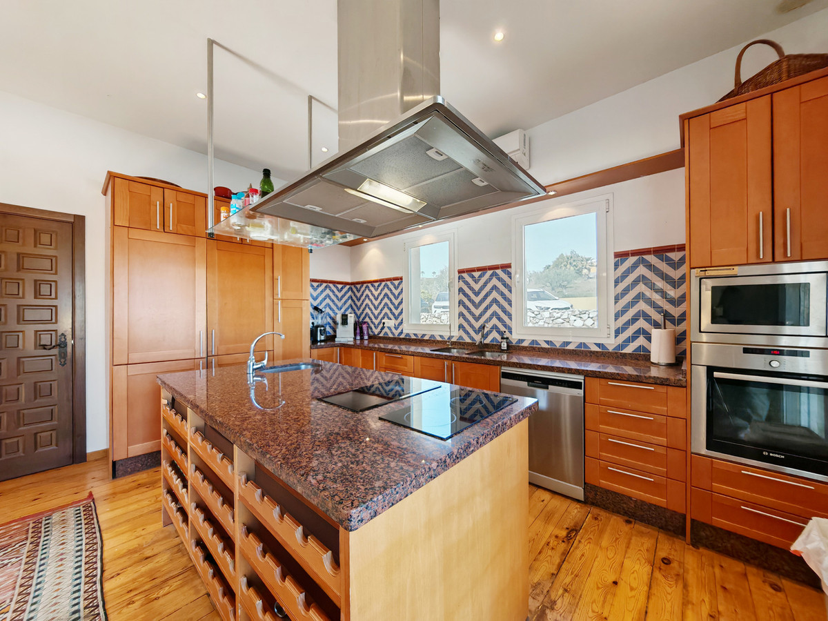 Finca for sale in Coín