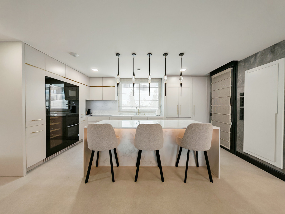 DP-12-R5294920-6 Penthouse for sale in Marbella