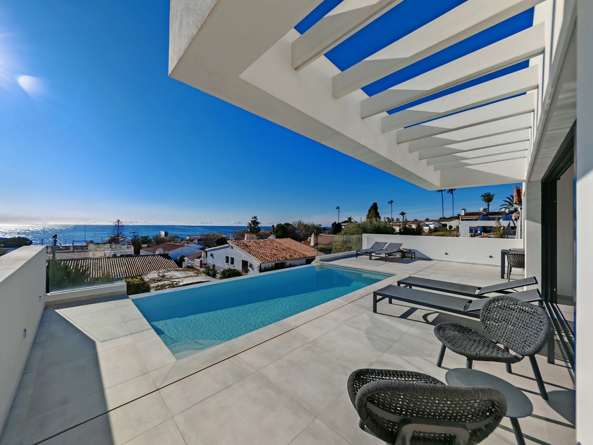 Villa for sale in El Chaparral