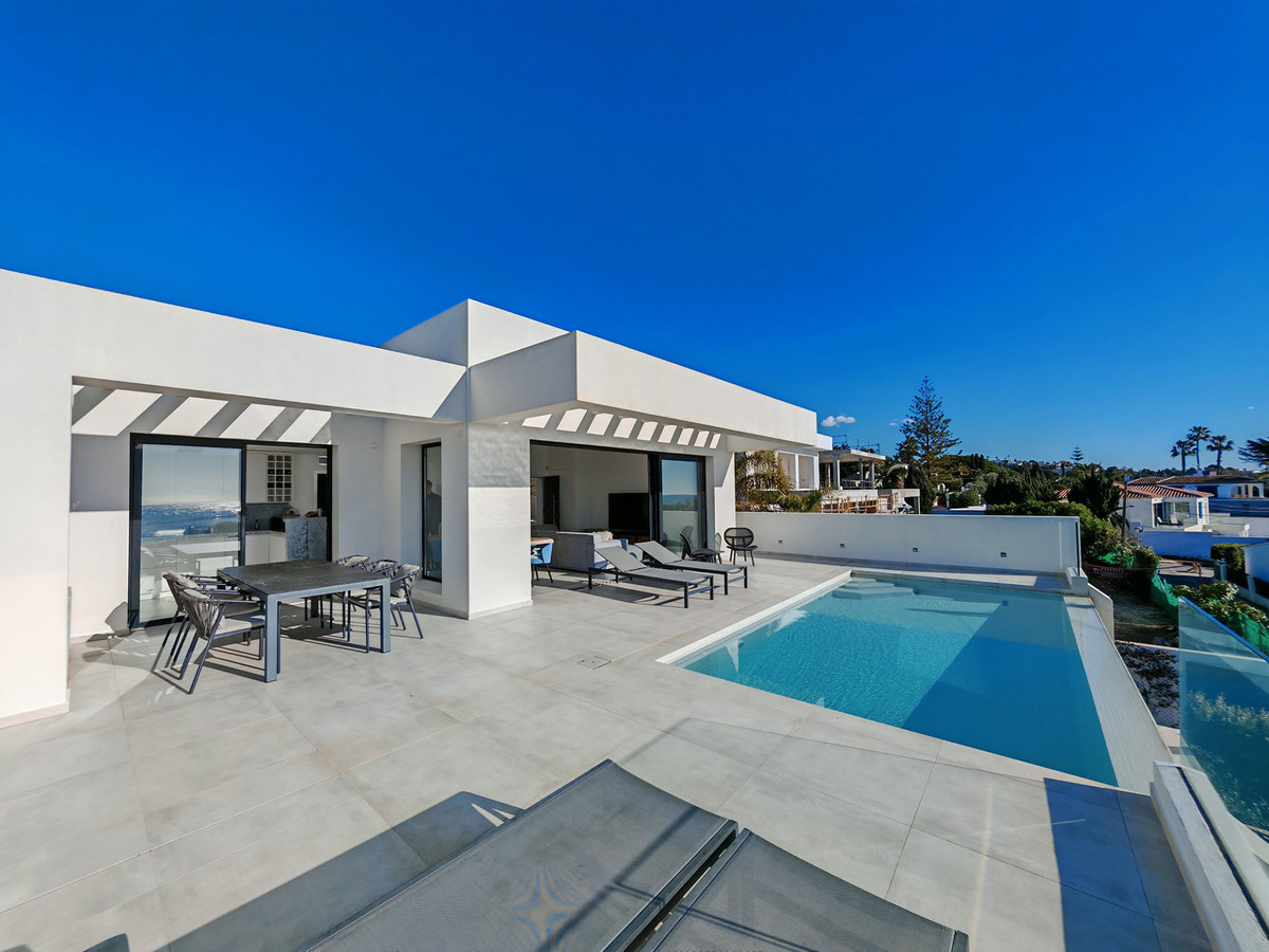 Villa for sale in El Chaparral