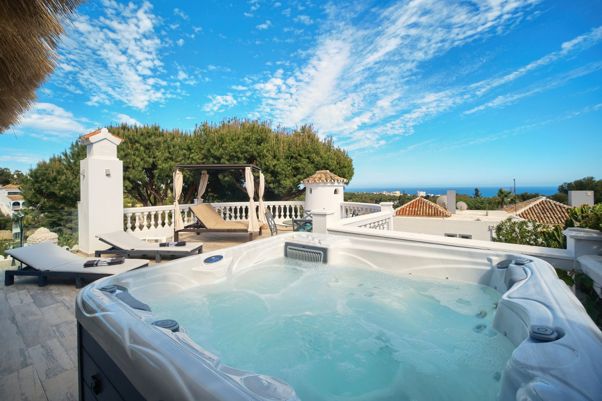 Villa for sale in Mijas Costa