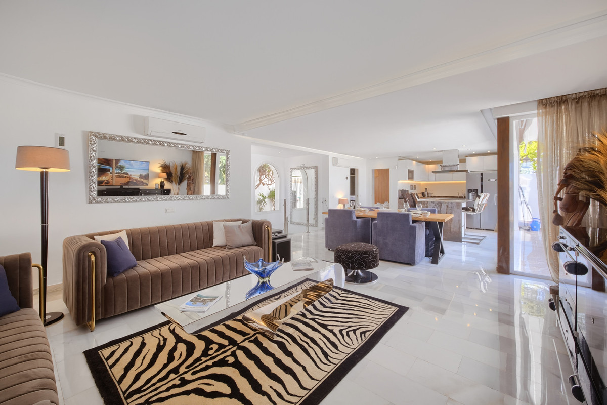 Villa for sale in Mijas Costa