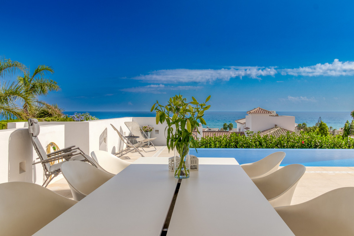 Villa for sale in La Cala de Mijas