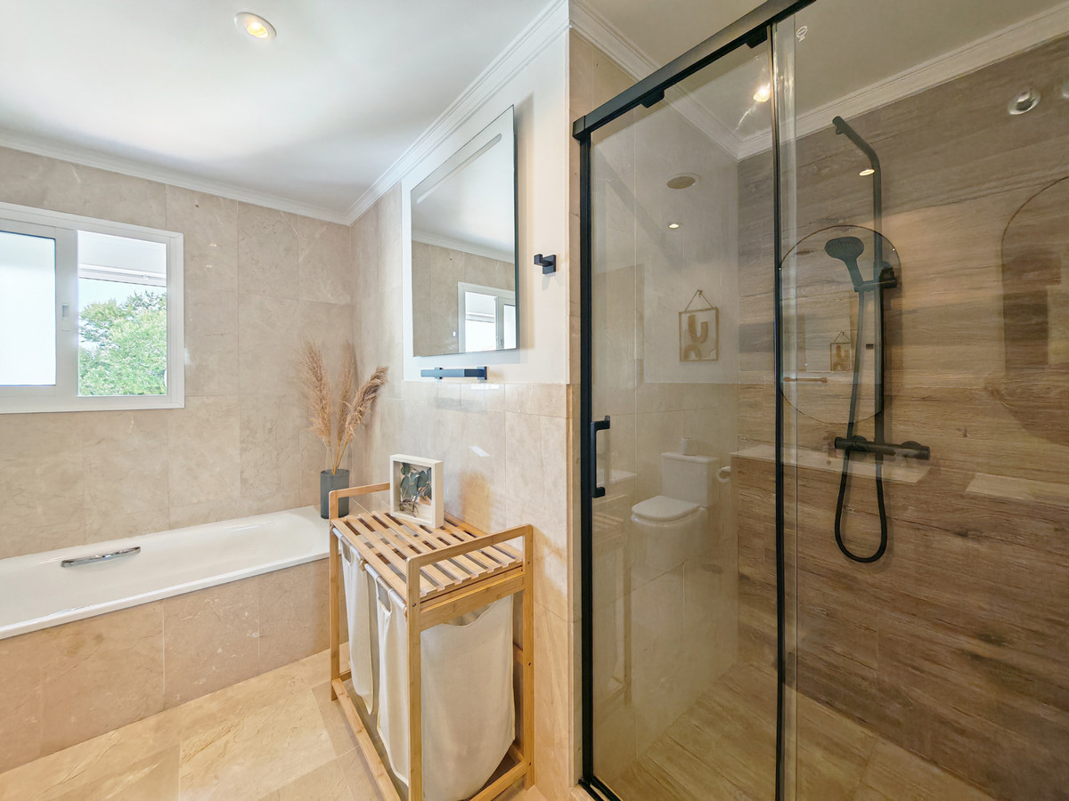 DP-12-R5352697-16 Villa for sale in Riviera del Sol