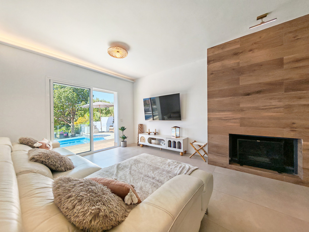 DP-12-R5352697-3 Villa for sale in Riviera del Sol