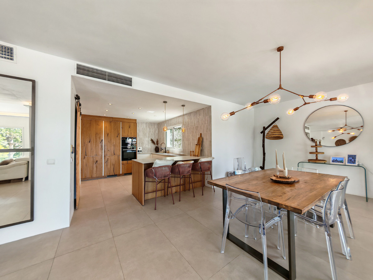 DP-12-R5352697-6 Villa for sale in Riviera del Sol