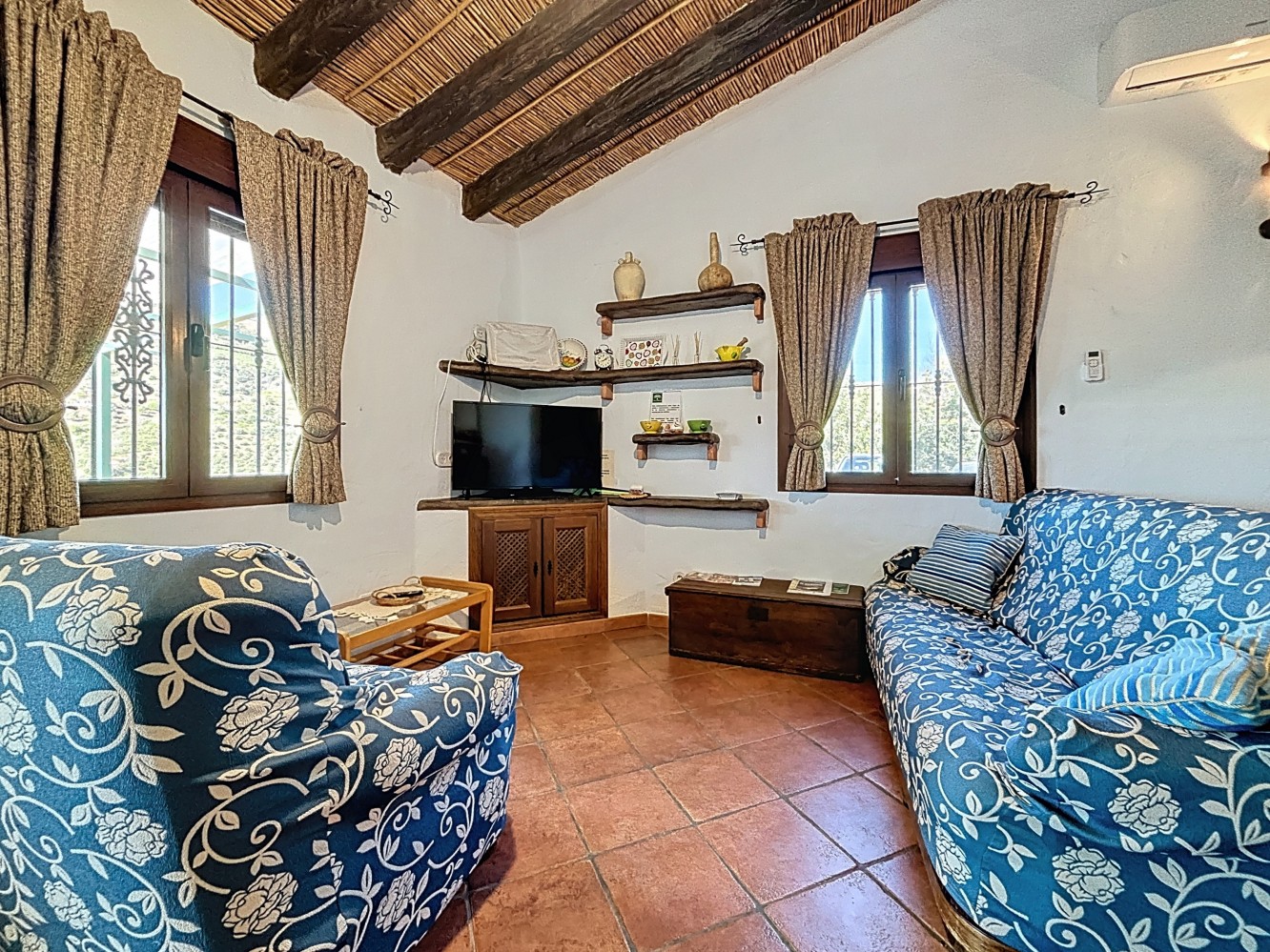 DP-26-6133-9 Villa for sale in Cómpeta