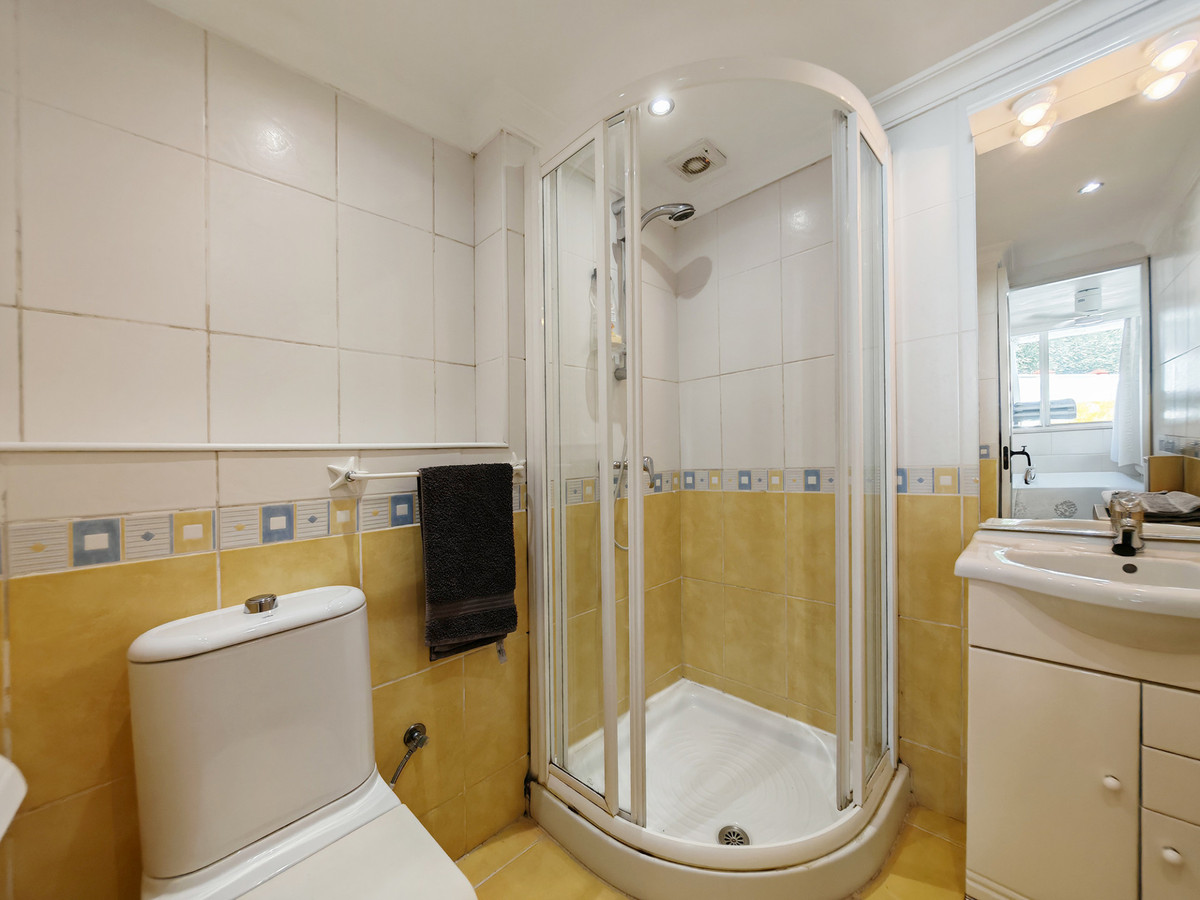 Townhouse for sale in Calahonda