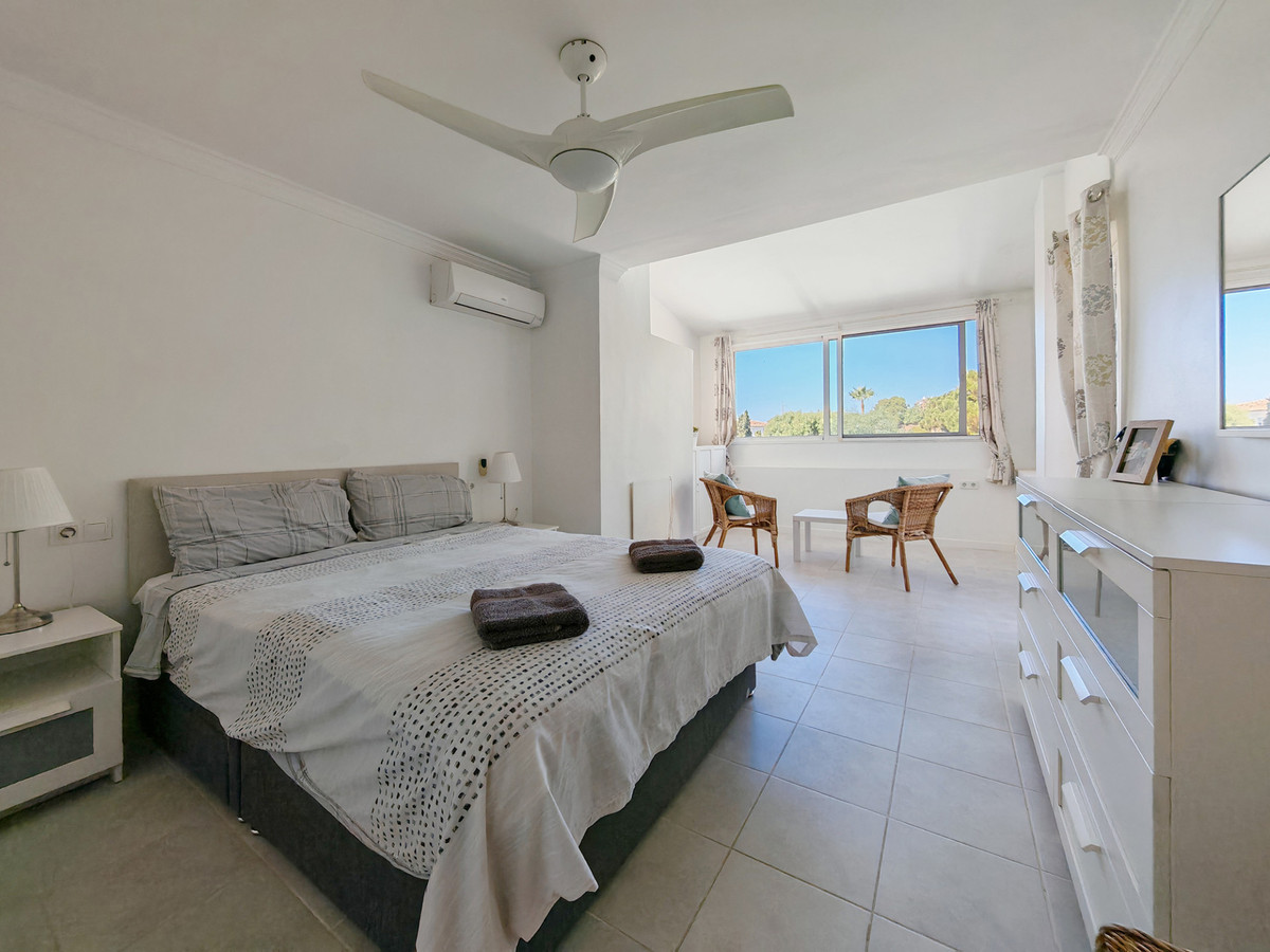 Townhouse for sale in Calahonda