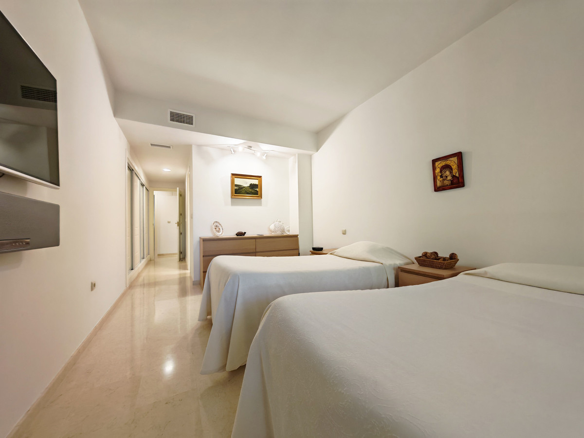 Apartment for sale in Elviria