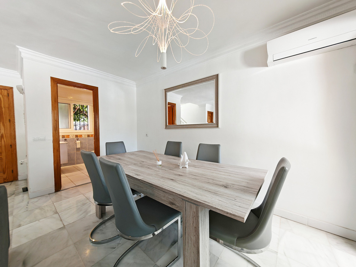 Townhouse for sale in Calahonda