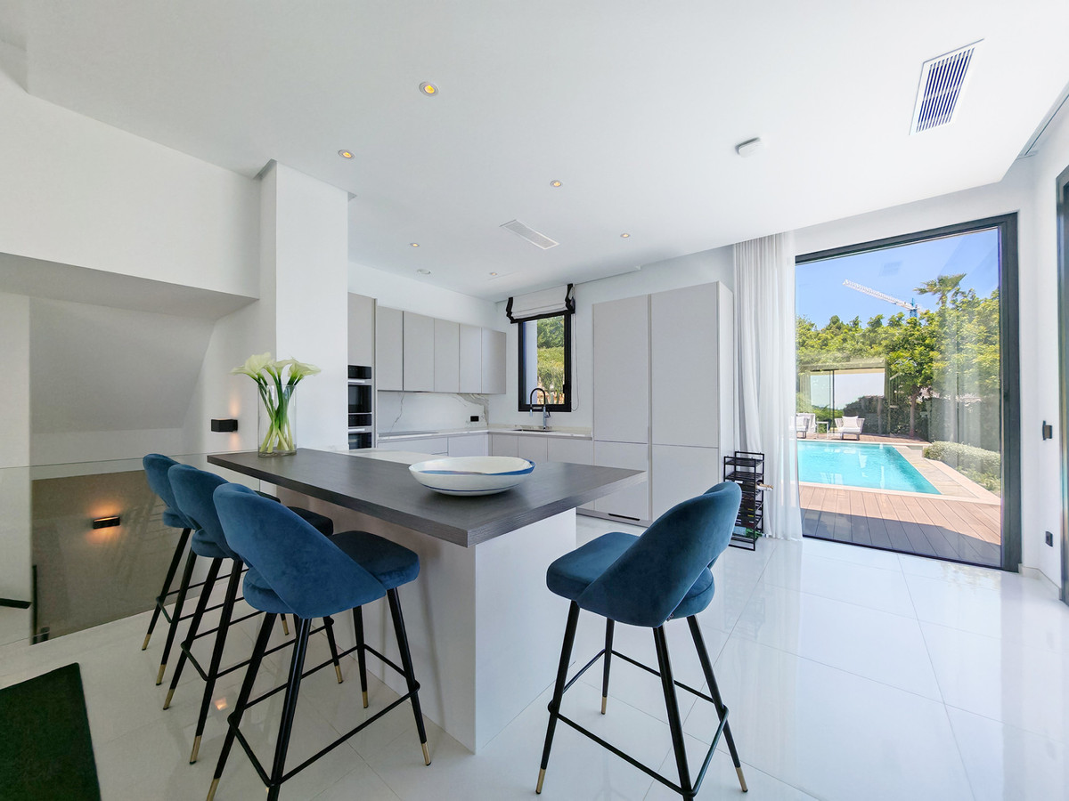 DP-12-R5375047-10 Villa for sale in Benahavís