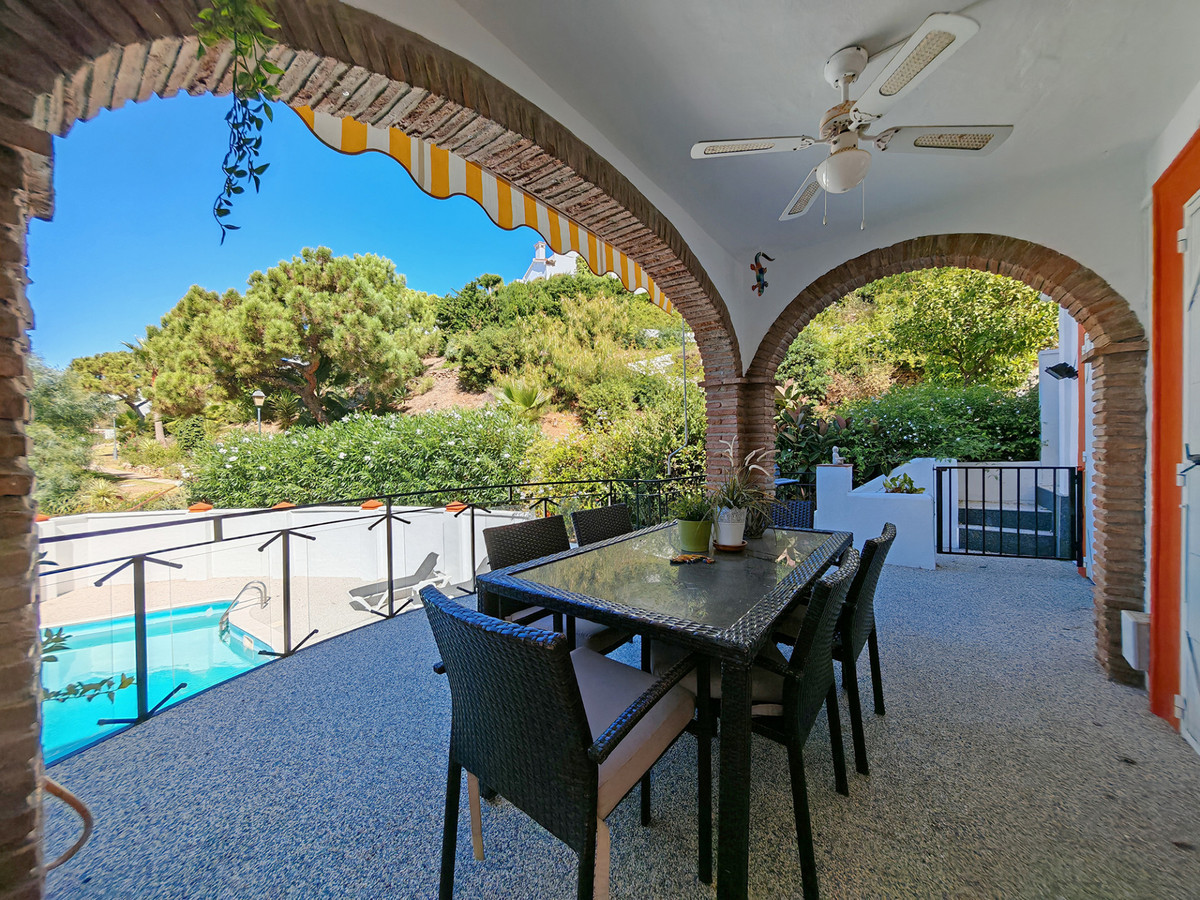 Townhouse for sale in Calahonda