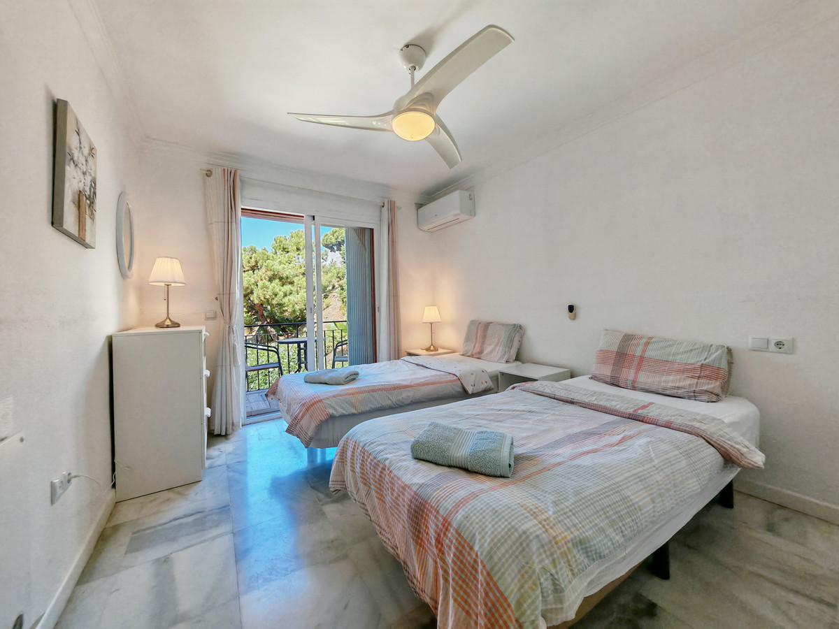 Townhouse for sale in Calahonda
