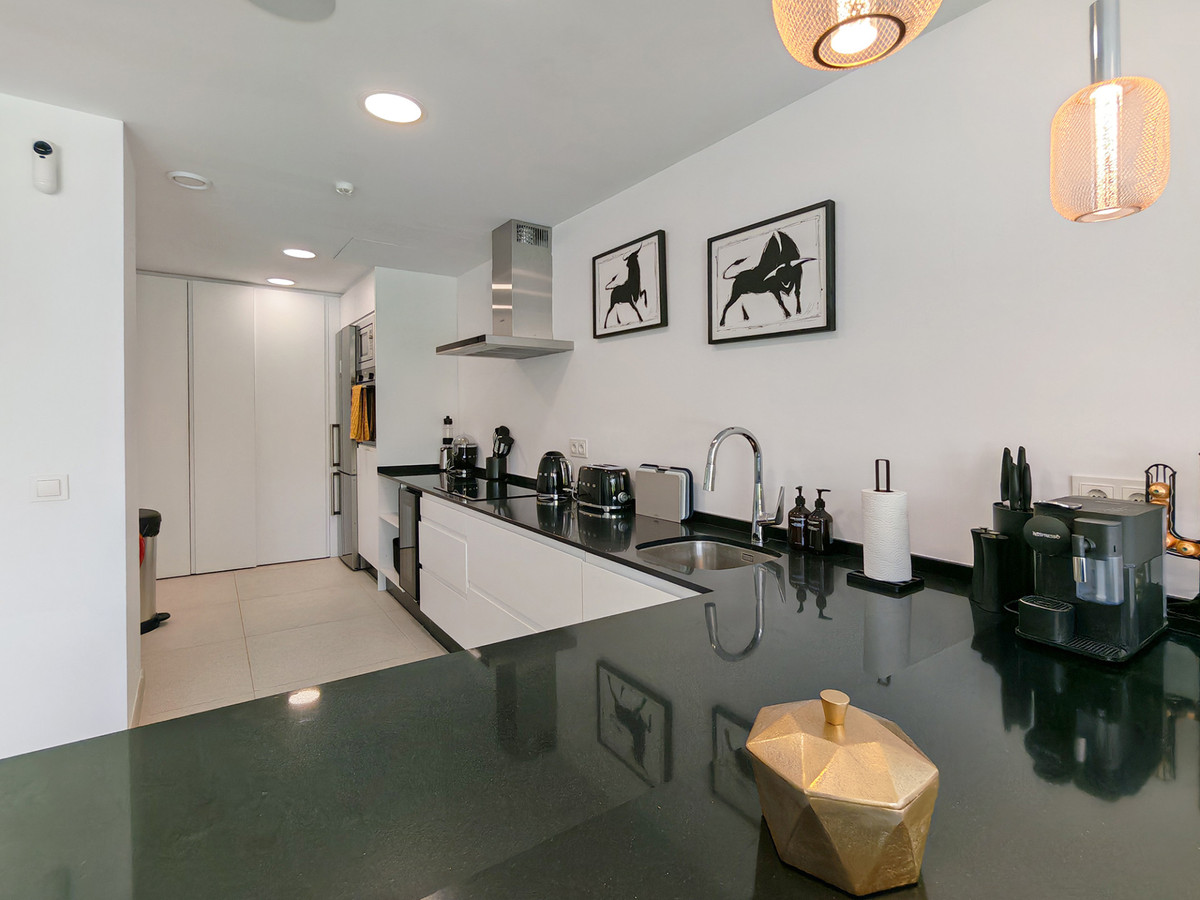 Villa for sale in Estepona