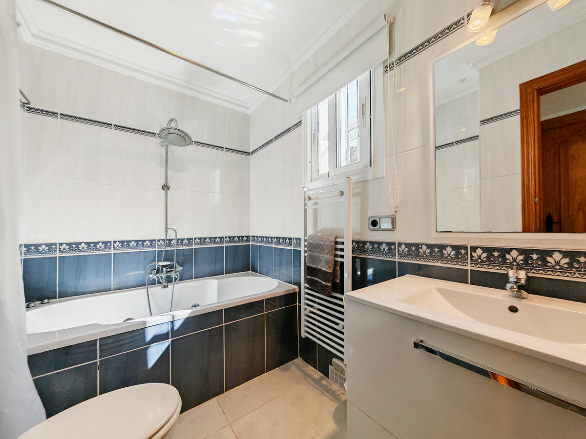 Townhouse for sale in Calahonda