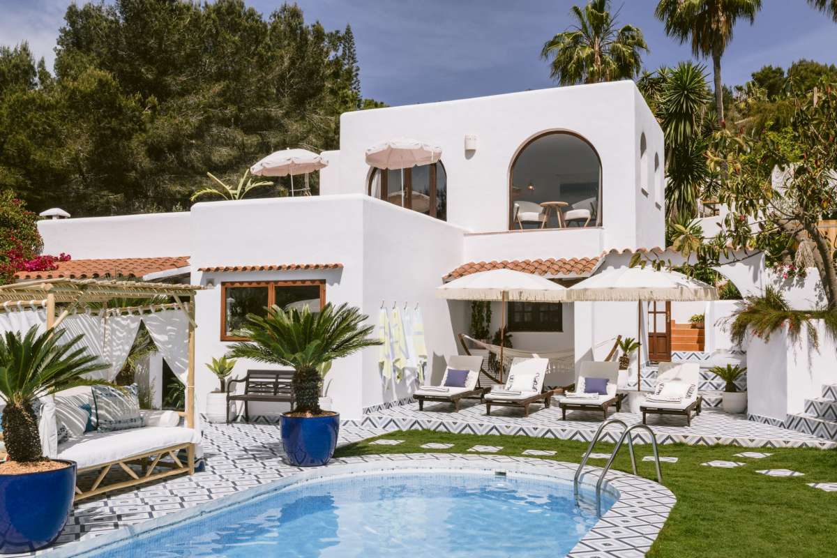 Renovated finca with pool and panoramic views in Santa Eulalia – Ibiza