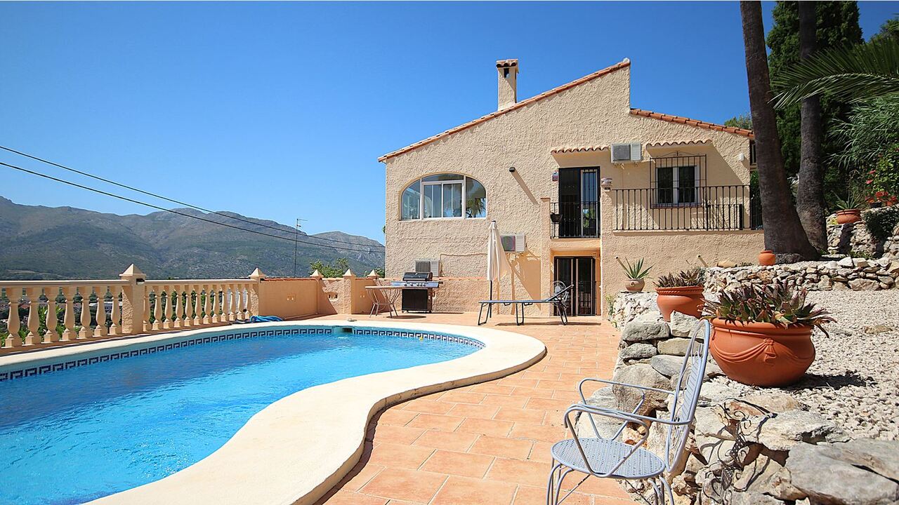 Villa for sale in Orba