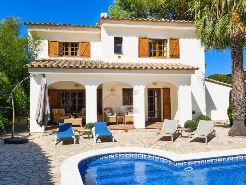 Villa for sale in Calonge
