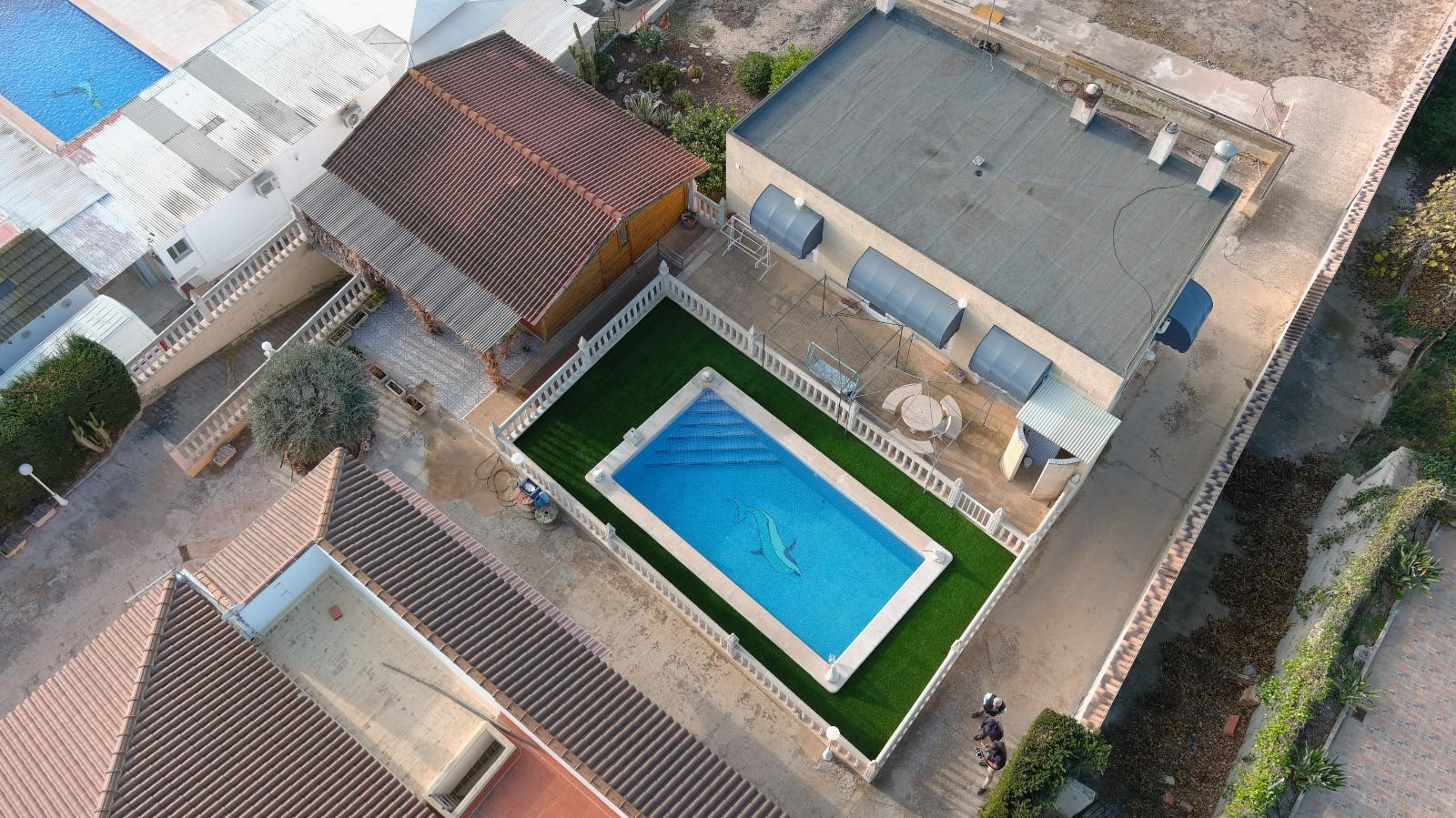 Villa for sale in Albatera