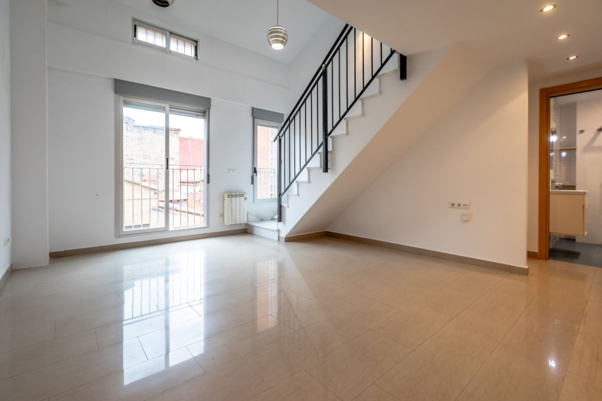 Duplex apartment close to sea for sale in Valencia city