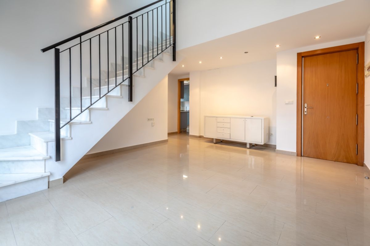 Duplex apartment close to sea for sale in Valencia city
