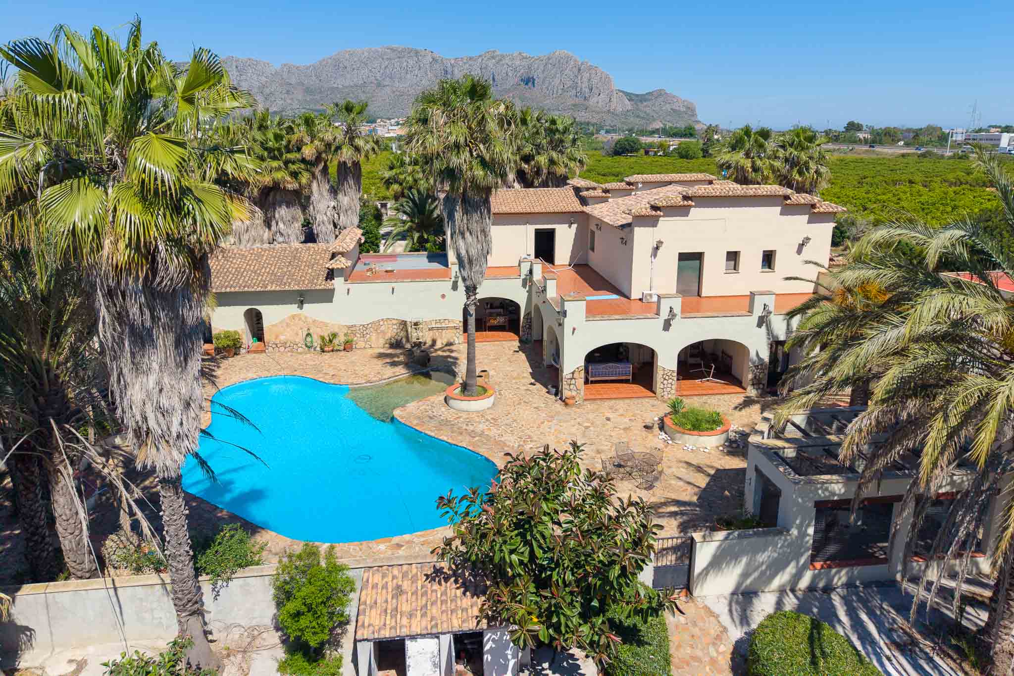 Villa for sale in Ondara