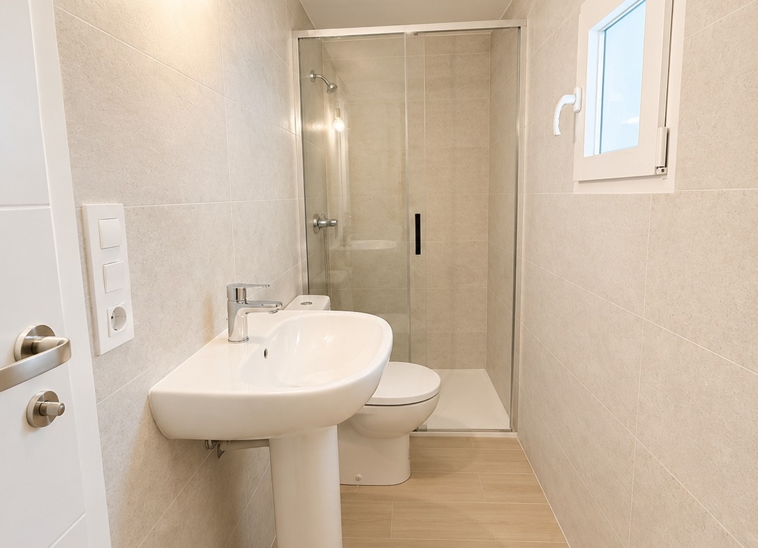 1086