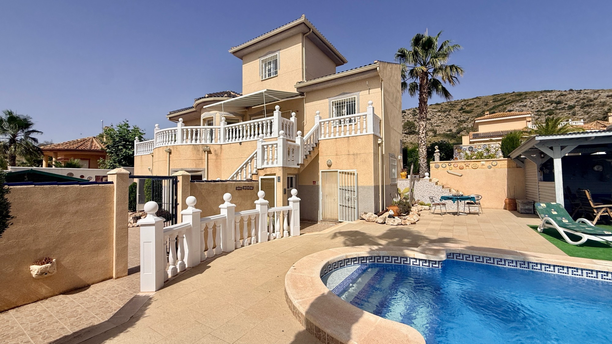 Villa for sale in Hondón de las Nieves