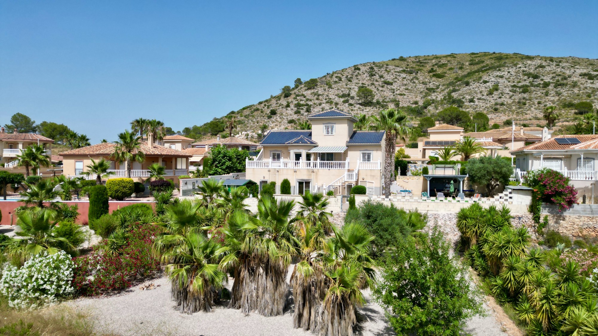 Villa for sale in Hondón de las Nieves