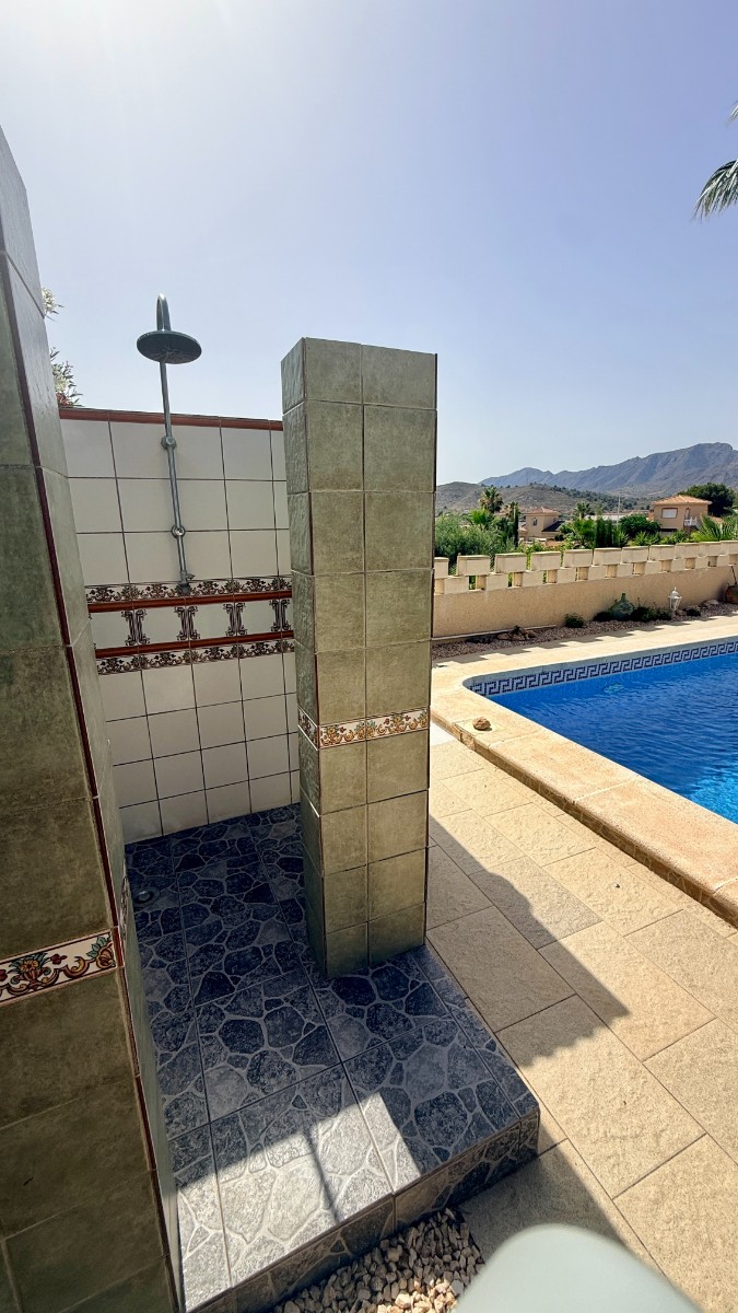 Villa for sale in Hondón de las Nieves