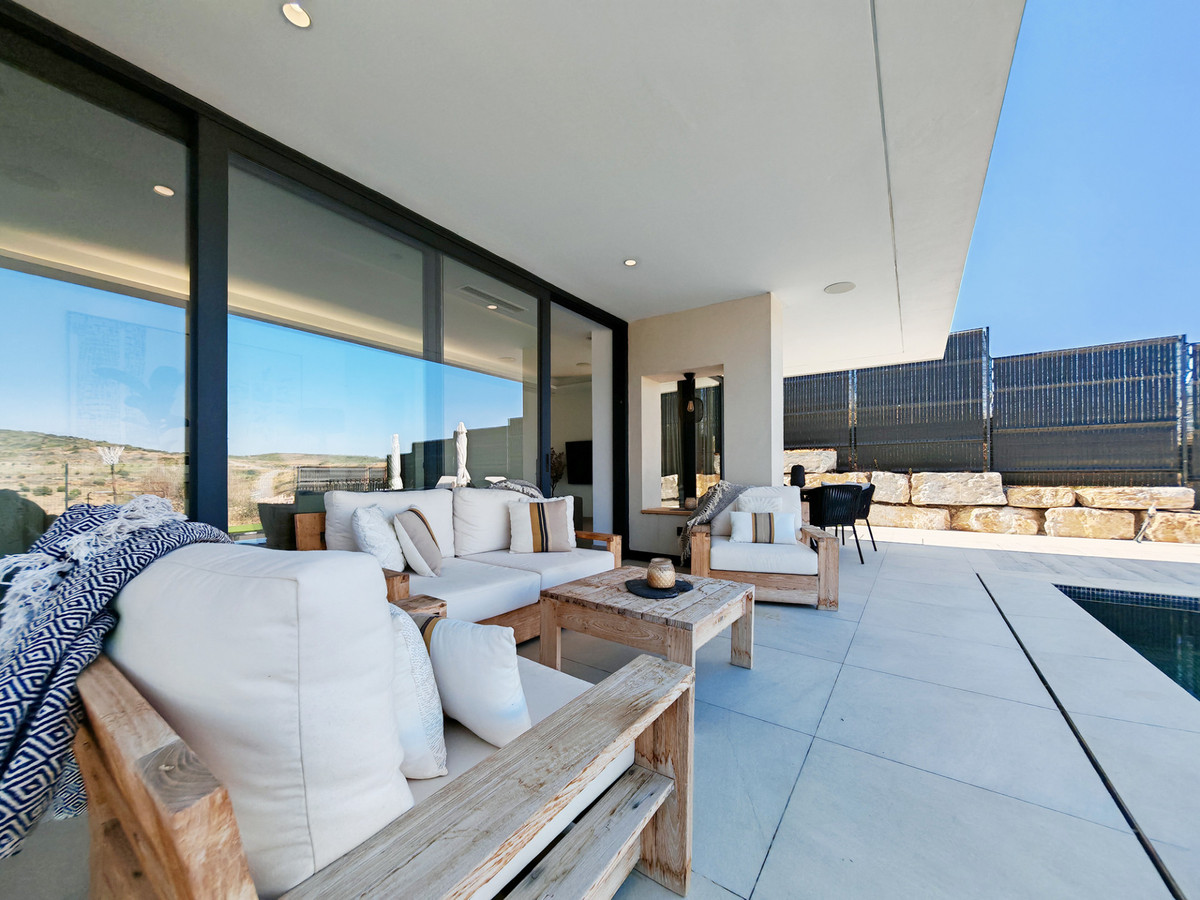 DP-12-R5134837-1 Villa for sale in Estepona