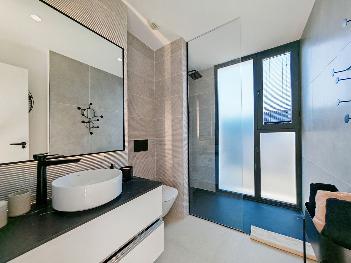 DP-12-R5134837-13 Villa for sale in Estepona