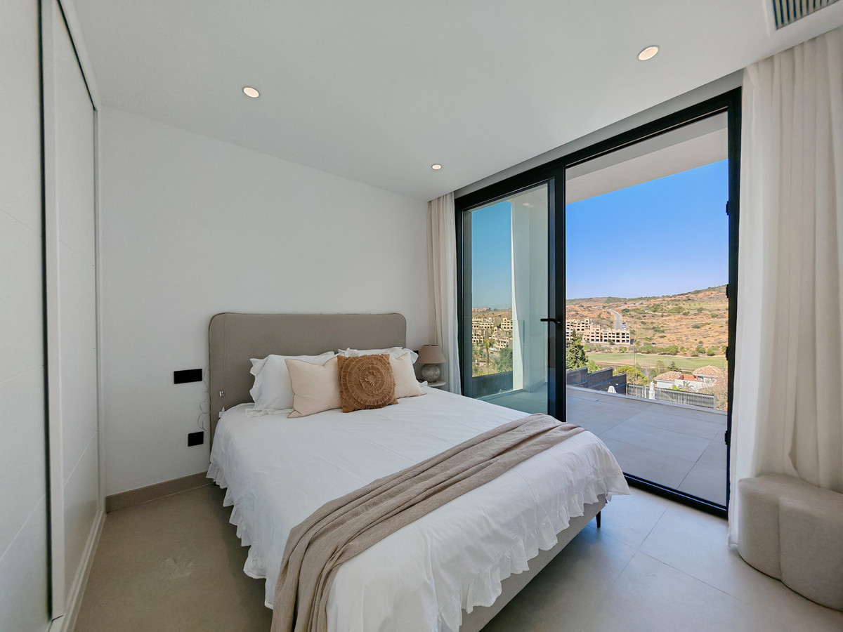 DP-12-R5134837-15 Villa for sale in Estepona