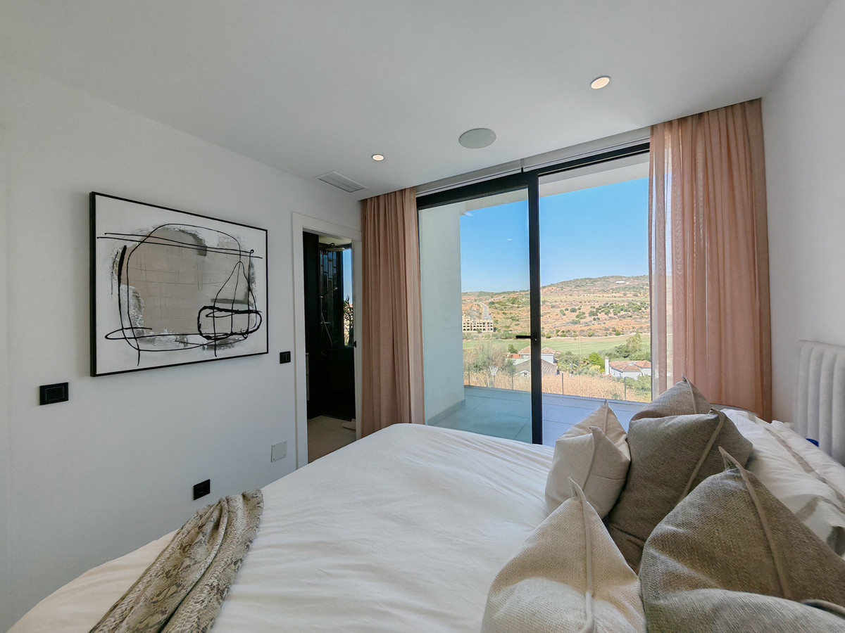 DP-12-R5134837-19 Villa for sale in Estepona