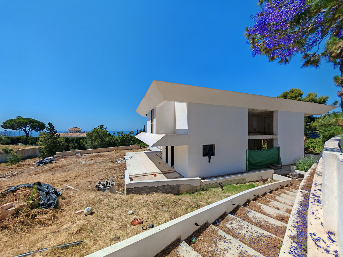 DP-12-R5411797-5 Villa for sale in Hacienda Las Chapas