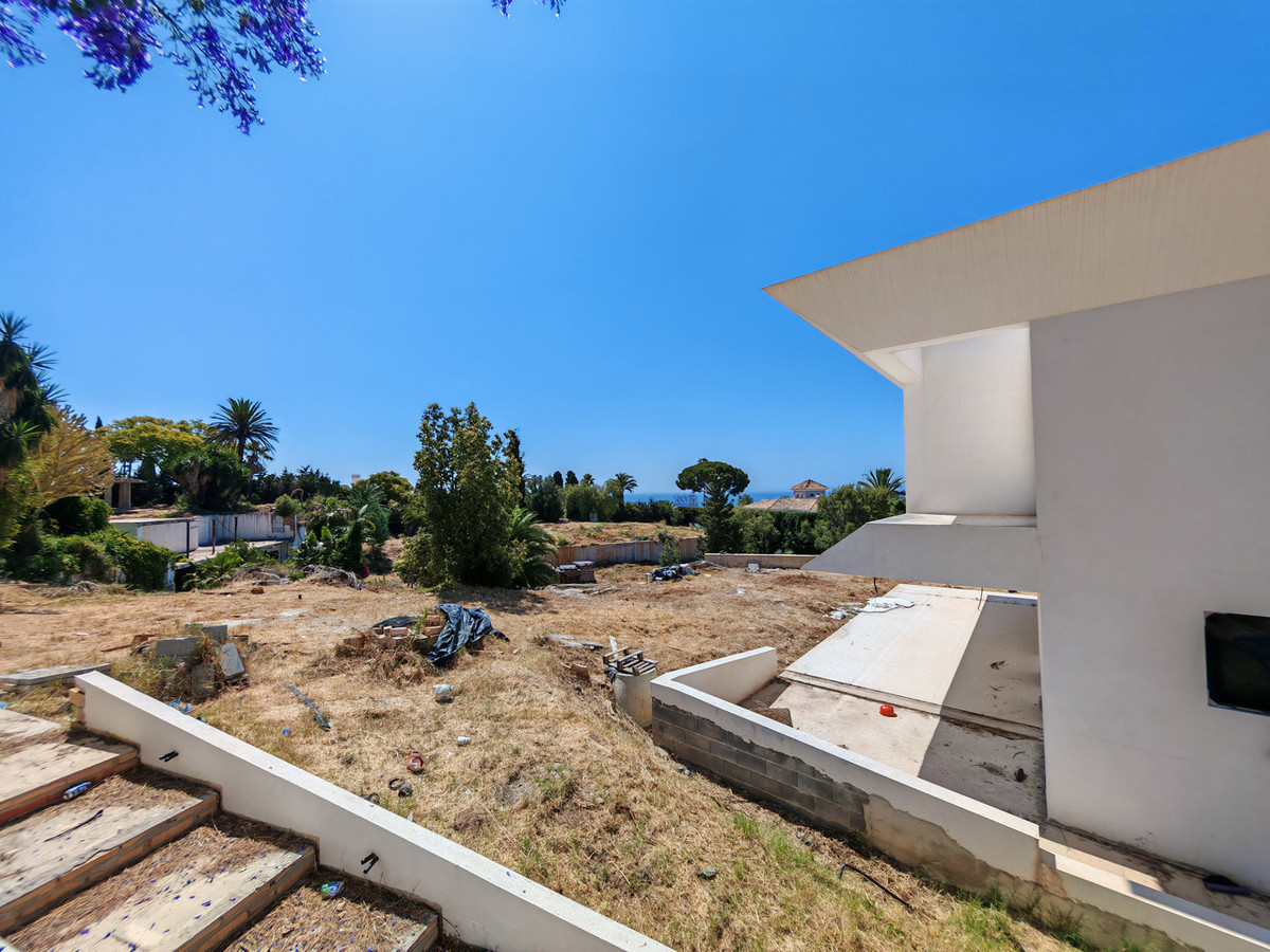 DP-12-R5411797-6 Villa for sale in Hacienda Las Chapas